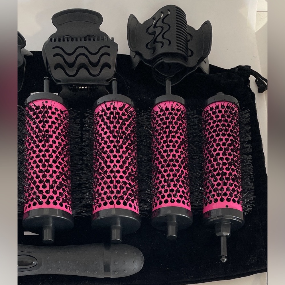 Interchangeable Pink Round Hair Brush Set with Clips - Picture 3 of 3